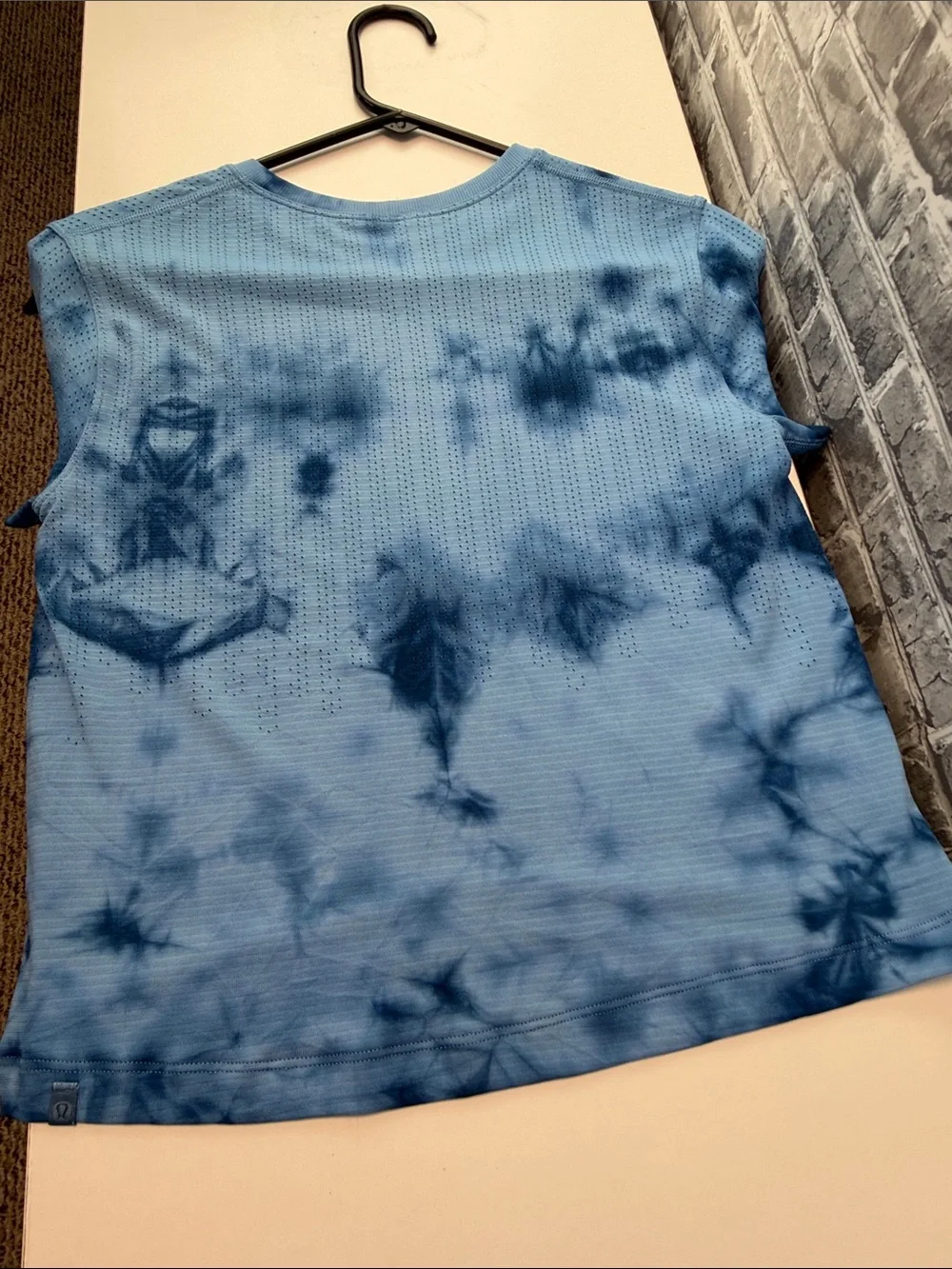 Lululemon Light Blue Tie-Dye Short Sleeve‎ Tee